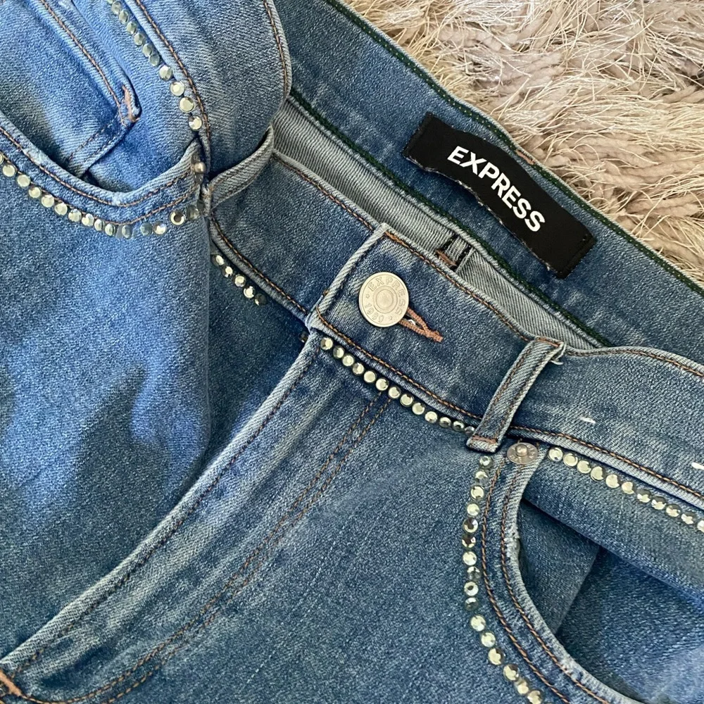 High Rise Jeans w Rhinestones - Picture 3 of 6